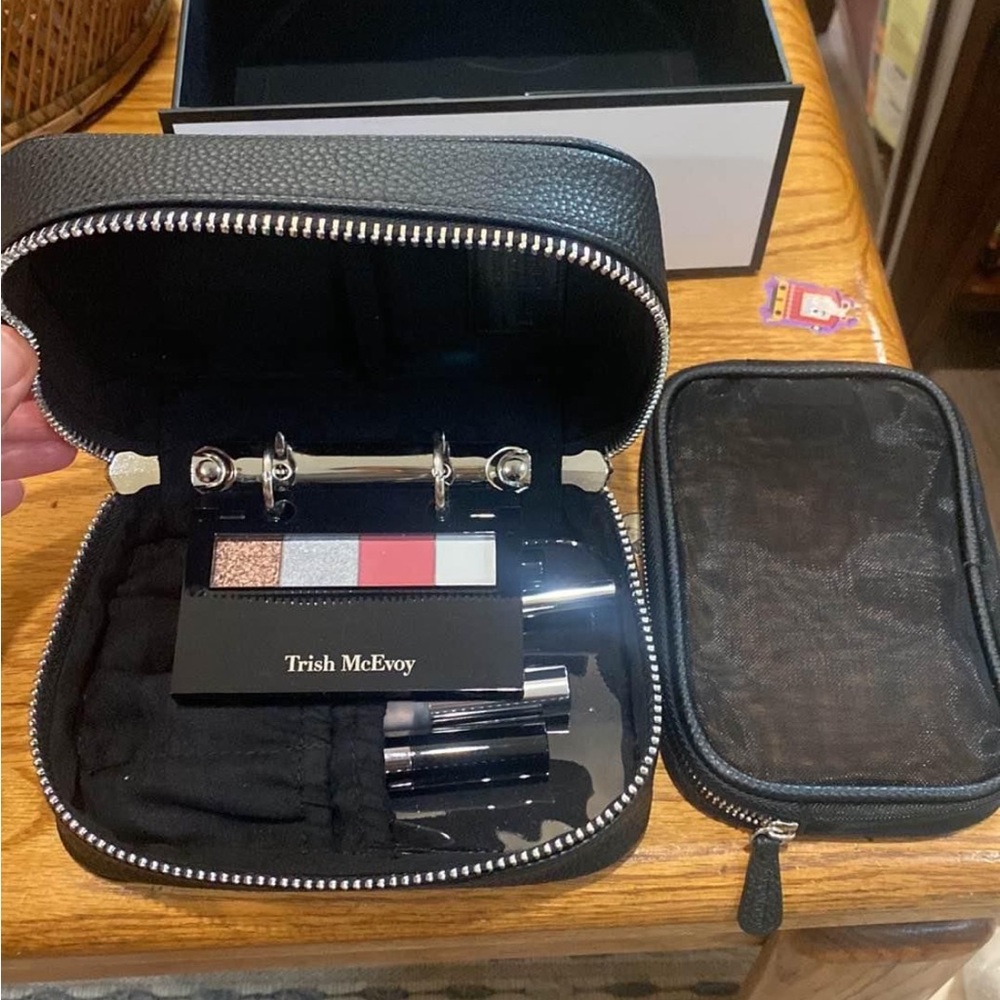 Trish McEvoy makeup kit
Brand new!